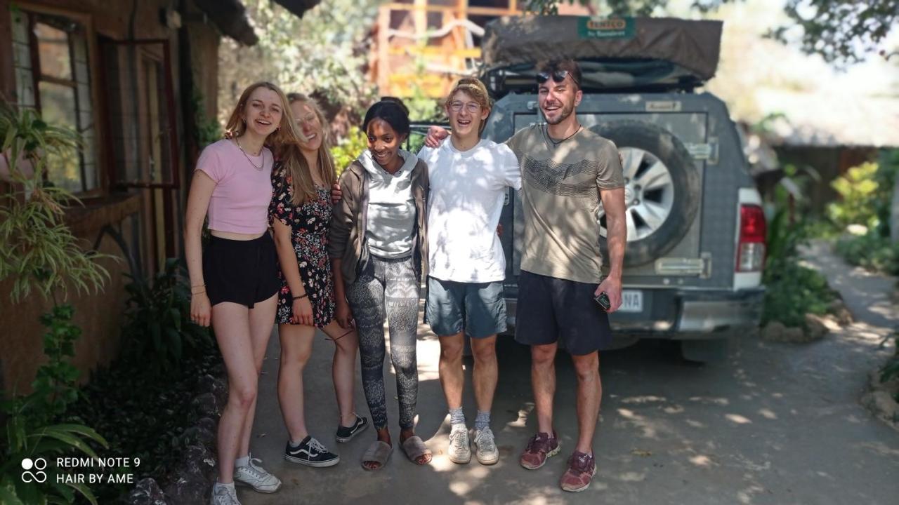 Elephant Trail Guesthouse and Backpackers Kasane Extérieur photo