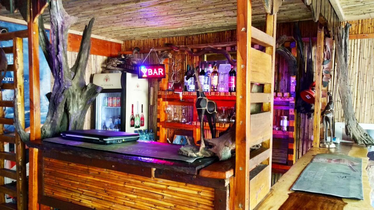 Elephant Trail Guesthouse and Backpackers Kasane Extérieur photo
